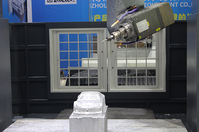 五轴铝材加工中心