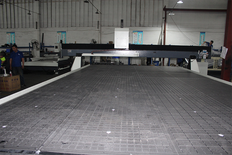 自动换刀雕刻机