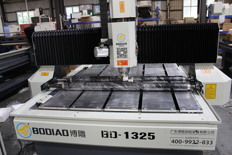 如何选择铜铝材精雕机的型号