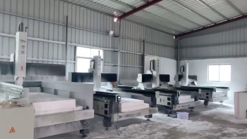 泡沫雕刻机加工现场