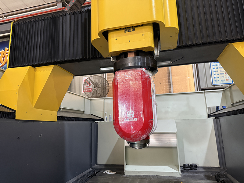 五轴模具加工中心