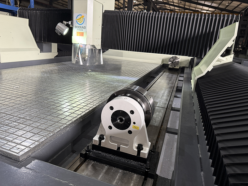 圆雕一台铝板精雕机